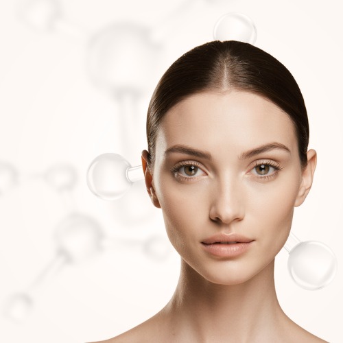 Aplicación médica de toxina botulínica facial en Senzzes